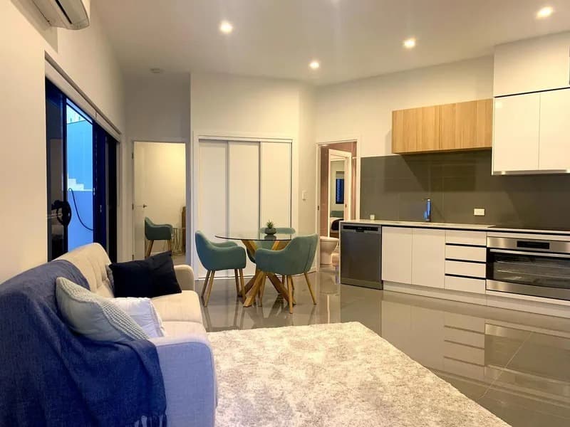 1/52 Ludwick Street, Cannon Hill — photo 1 of 5