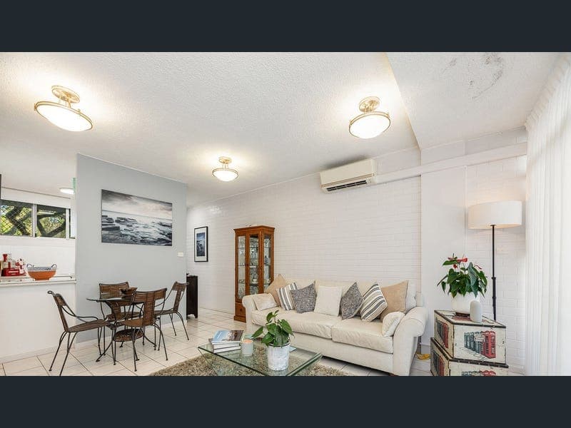 14/12 Queen Street, Kings Beach — photo 1 of 5