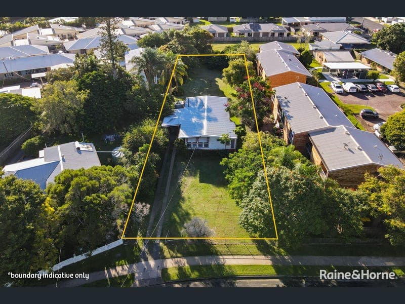 15 Charles Street, Pialba — photo 1 of 3