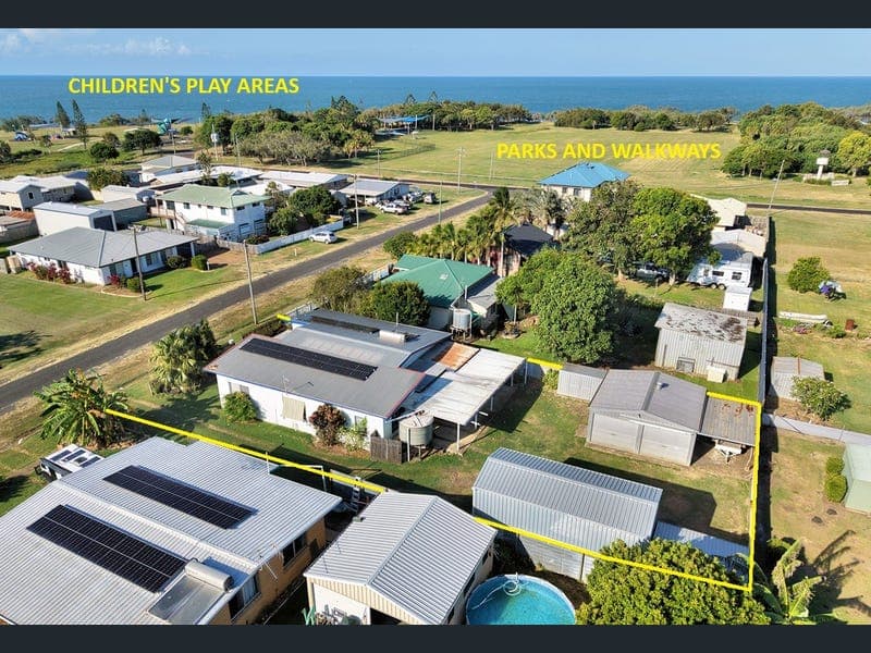 6 Mcgowan Street, Burnett Heads — photo 1 of 5