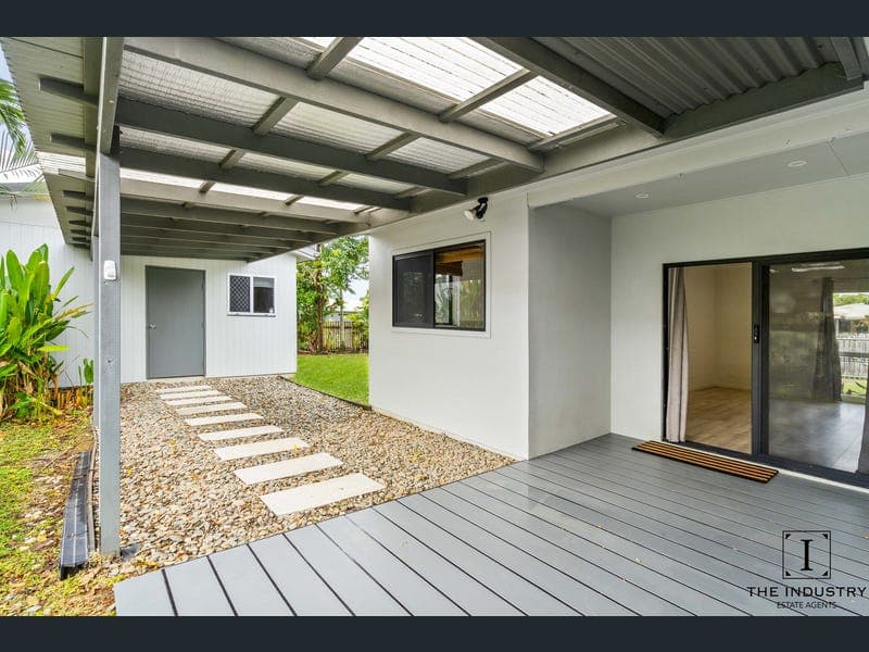 18 Wewak Street, Trinity Beach — photo 1 of 5