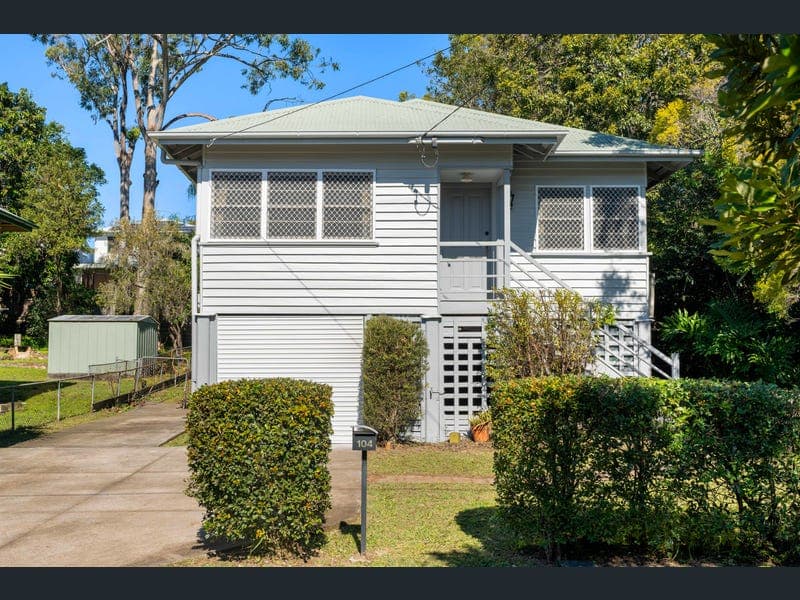 104 Moree Street, Stafford Heights — photo 1 of 5