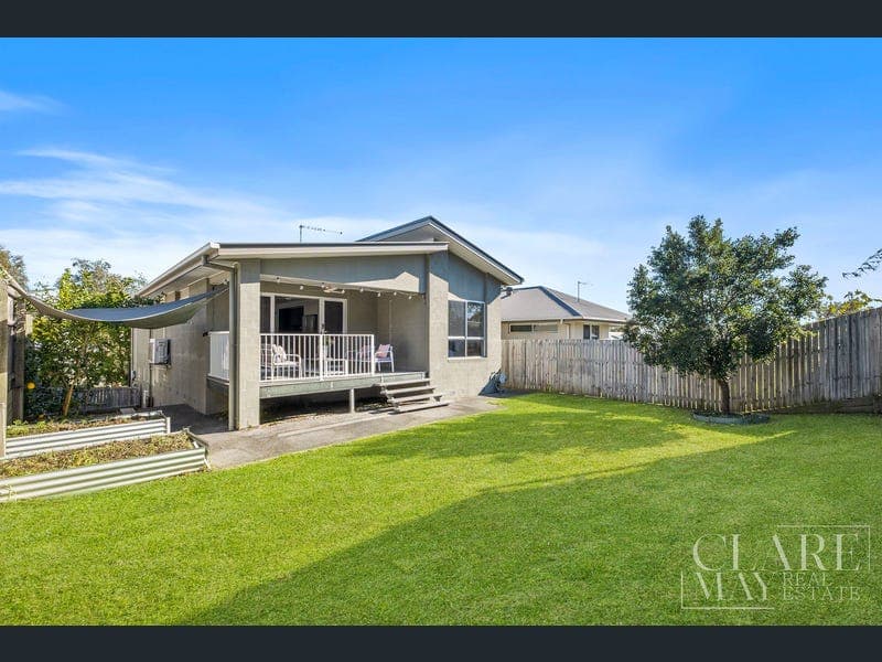 18 Oakmoss Drive, Springfield Lakes — photo 1 of 5