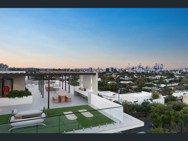 2/87 Swann Road, Taringa — photo 1 of 5