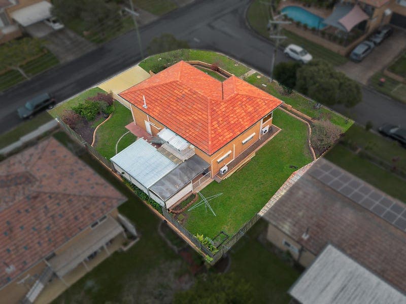 1 Mourilyan Street, Mansfield — photo 1 of 5