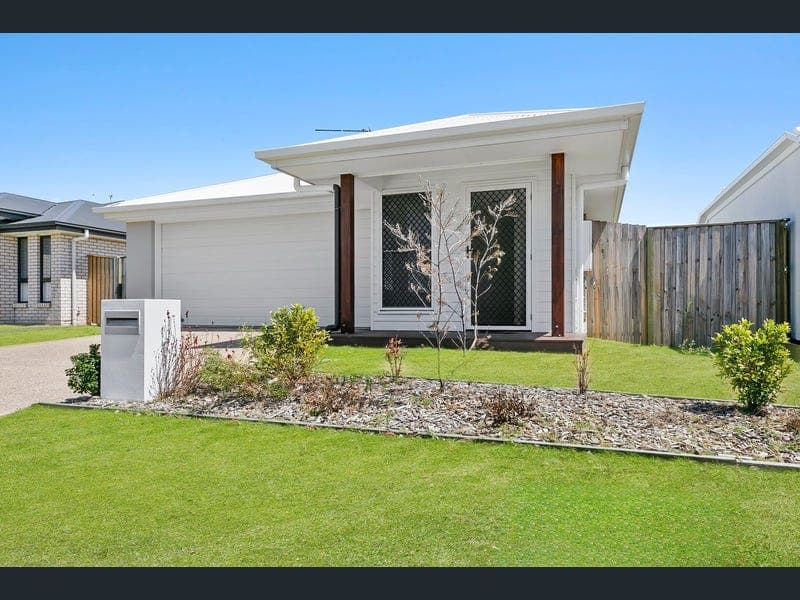 57 Dougan Street, Point Vernon — photo 1 of 5