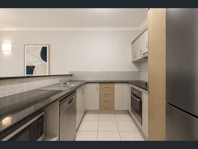 739/12-21 Gregory Street, Westcourt — photo 1 of 5