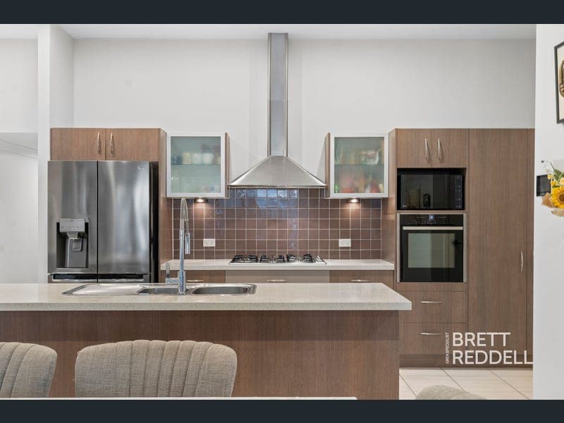 7 Emmaville Crescent, Ormeau — photo 1 of 5