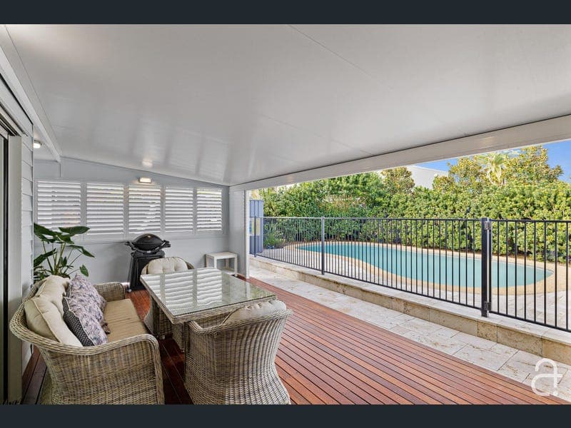 16 Koorin Drive, Warana — photo 1 of 5