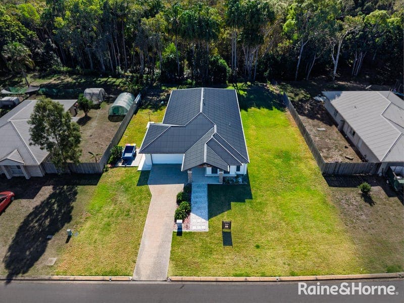 84 Malvern Drive, Moore Park Beach — photo 1 of 5