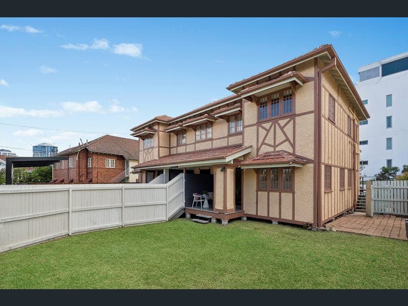 2/6 Julius Street, New Farm — photo 1 of 5