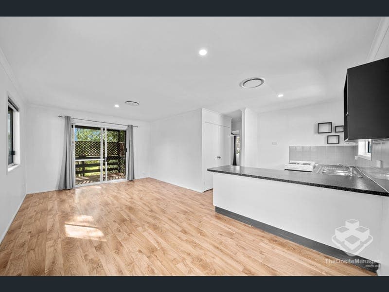 27 Woodlands Drive, Stapylton — photo 1 of 5