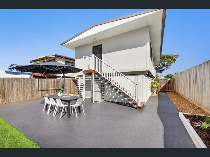 31 Thomas St, Birkdale — photo 1 of 5