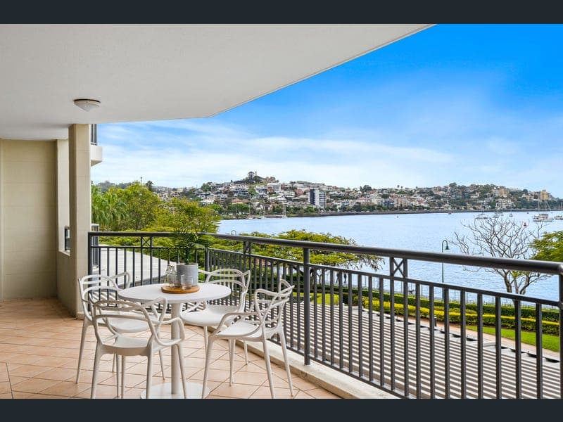 206/53B Newstead Terrace — photo 1 of 5