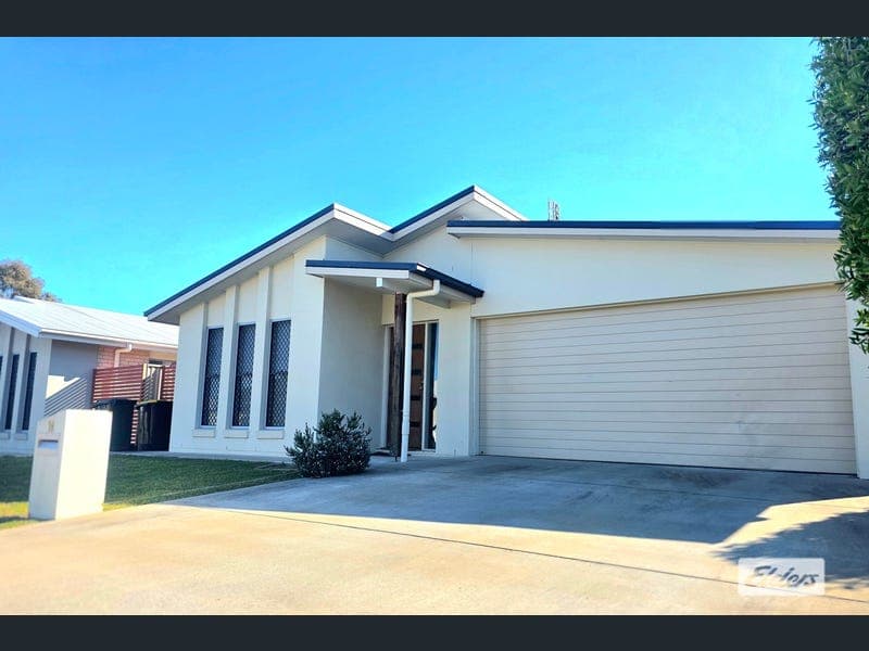 18 Bridgeman Parade, Chinchilla — photo 1 of 5