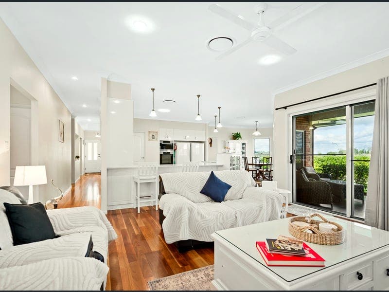 46 Federation Drive, Highfields — photo 1 of 5