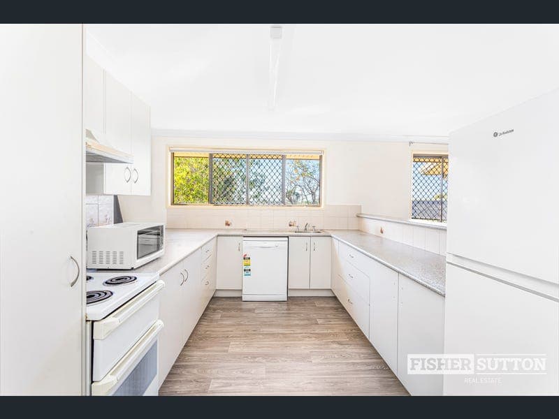 13 Thorsen Close, Gracemere — photo 1 of 5