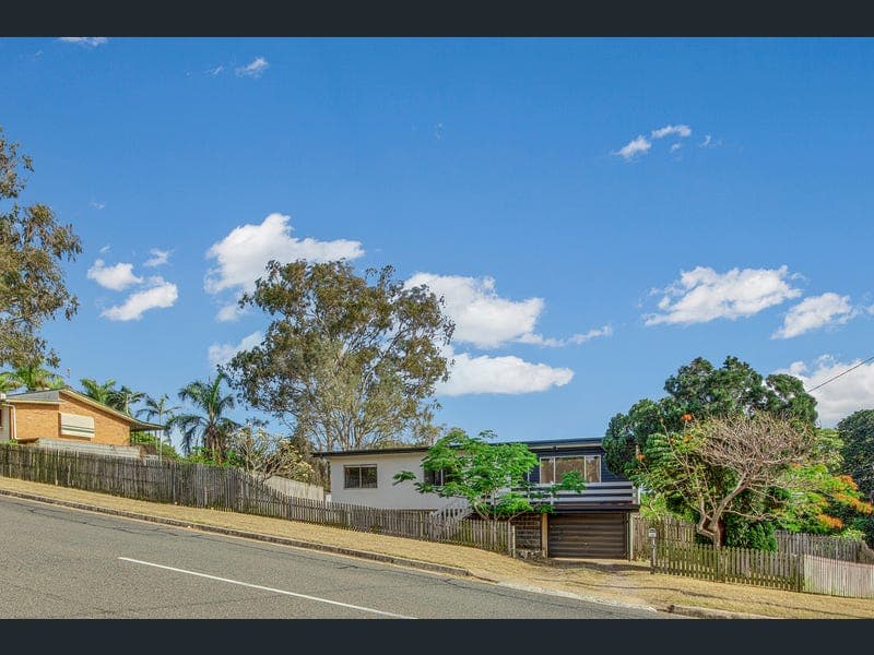 34 Flinders Street, West Gladstone — photo 1 of 5
