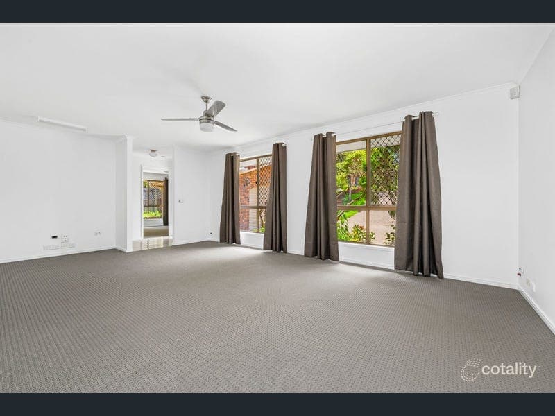 39 Gilford Crescent, Albany Creek — photo 1 of 5