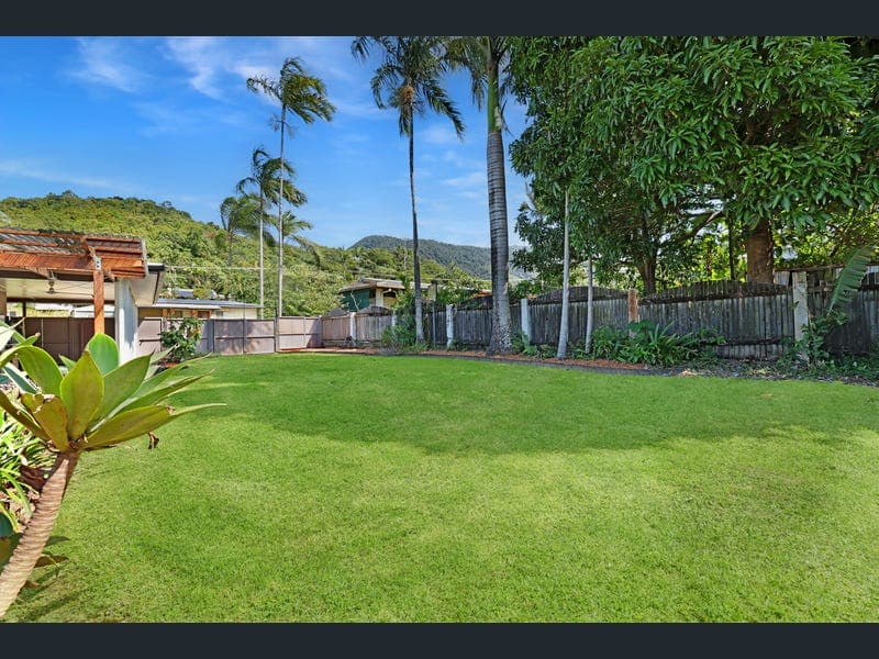 8 Matilda Close, Woree — photo 1 of 5