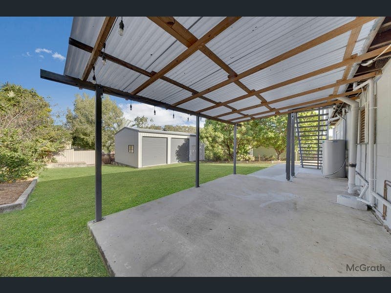 225 Oaka Street, South Gladstone — photo 1 of 5