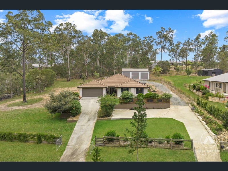 508-512 Spring Mountain Drive, New Beith — photo 1 of 5