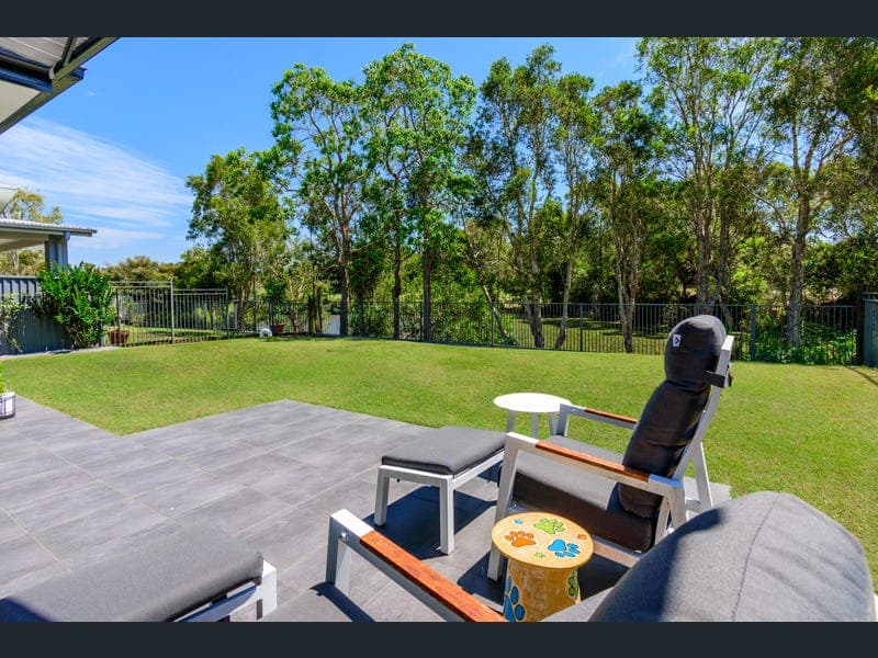 37 Caraway Crescent, Banksia Beach — photo 1 of 5