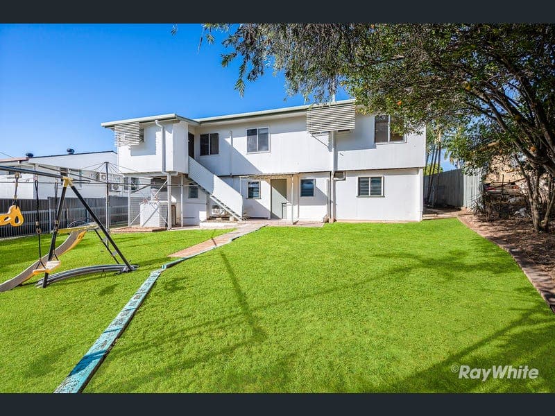 14 Wistari Street, Clinton — photo 1 of 5