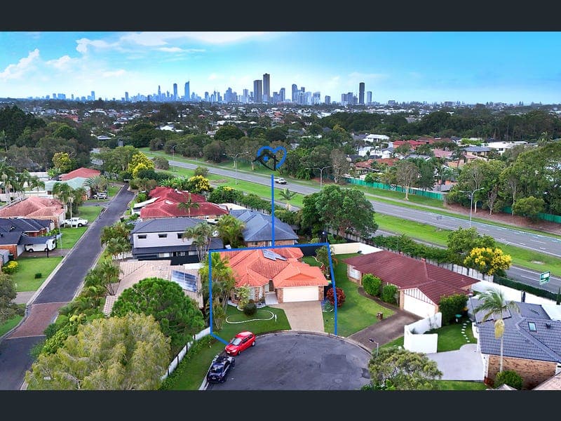 4 Grassmere Court, Robina — photo 1 of 5
