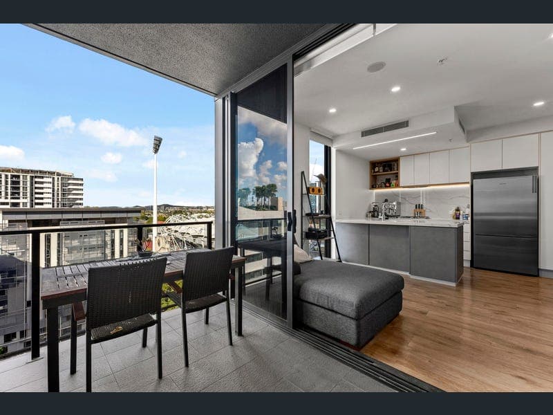 903/18 Duke Street, Kangaroo Point — photo 1 of 5