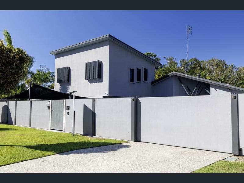 25 Candlewood Close, Mooloolaba — photo 1 of 5