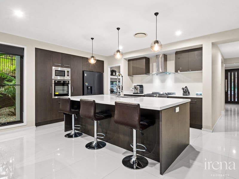 5 Ridgewood Drive, Brookwater — photo 1 of 5