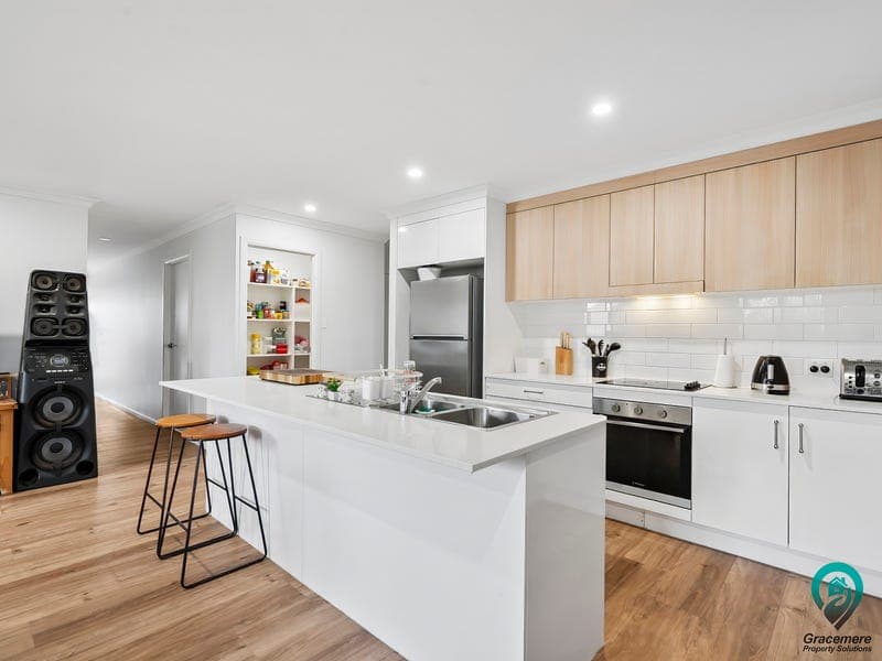 19 Leichhardt Drive, Gracemere — photo 1 of 5