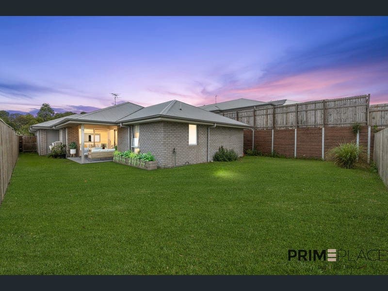 10 Skylark Street, Bellbird Park — photo 1 of 5