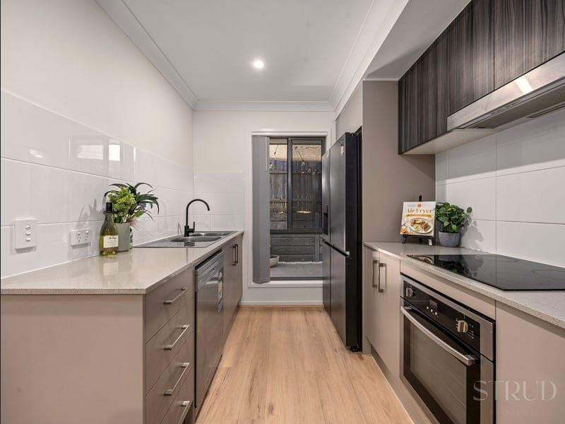 36 Carlos Street, Ripley — photo 1 of 5