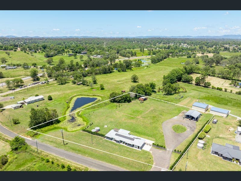 27 Vantage Road, Chatsworth — photo 1 of 5