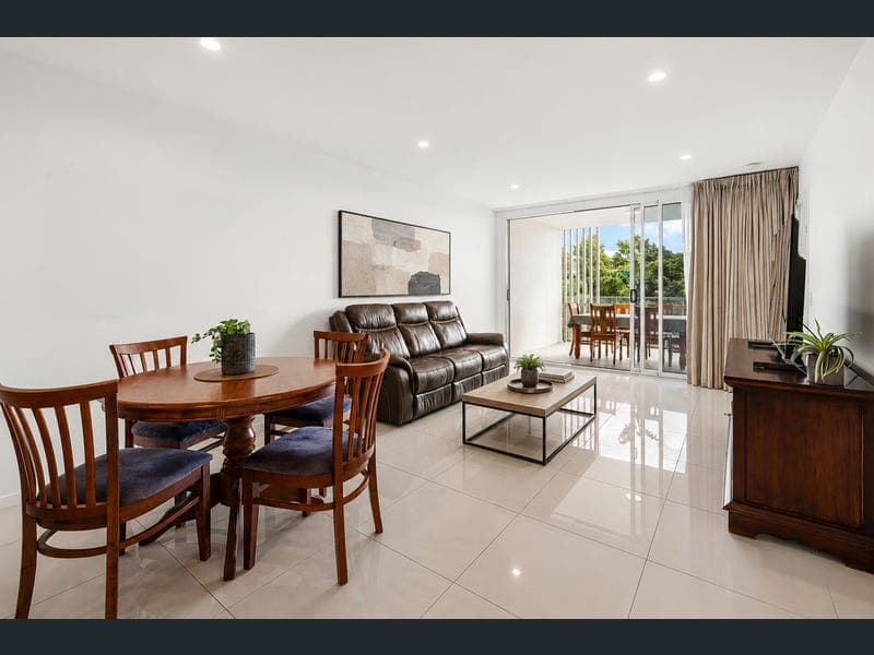 206/100 Holdsworth Street, Coorparoo — photo 1 of 5