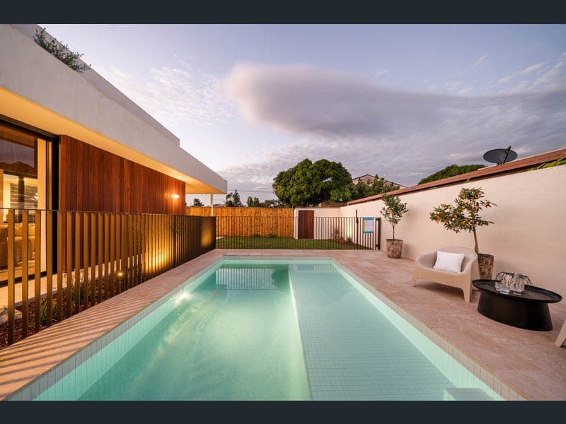 48 Denawen Street, Palm Beach — photo 1 of 5