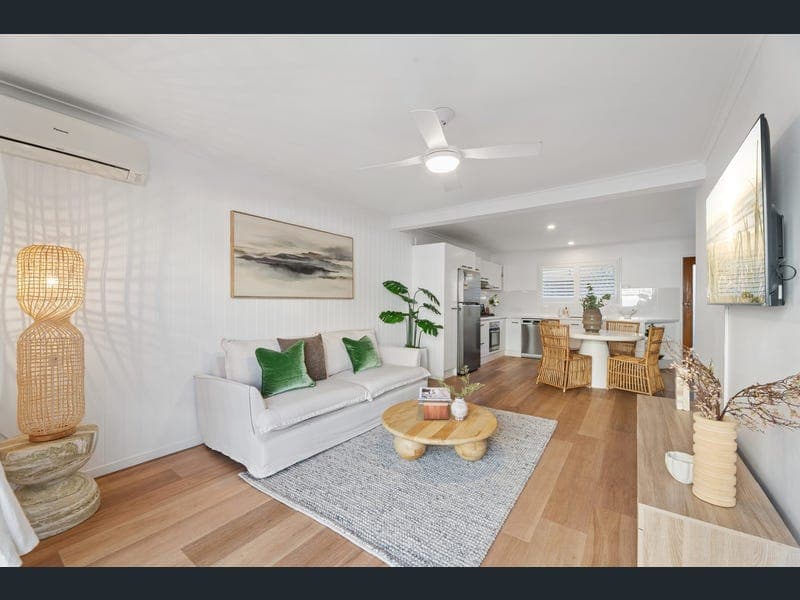 2/198C Hedges Avenue, Mermaid Beach — photo 1 of 5
