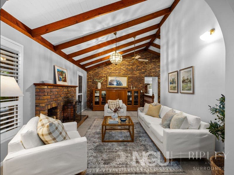388 Mount Crosby Road, Chuwar — photo 1 of 5