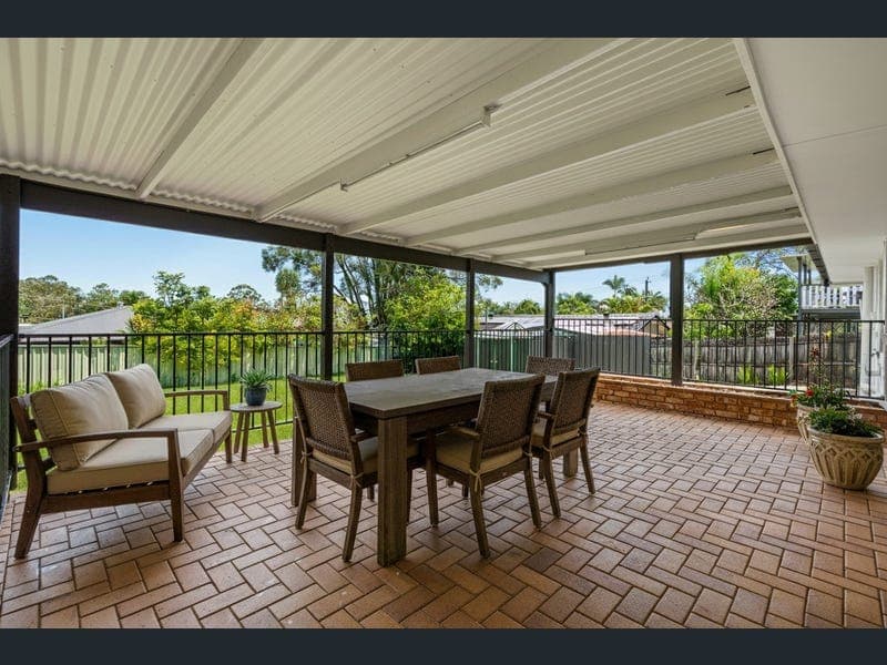 3 Rholanda Crescent, Springwood — photo 1 of 5