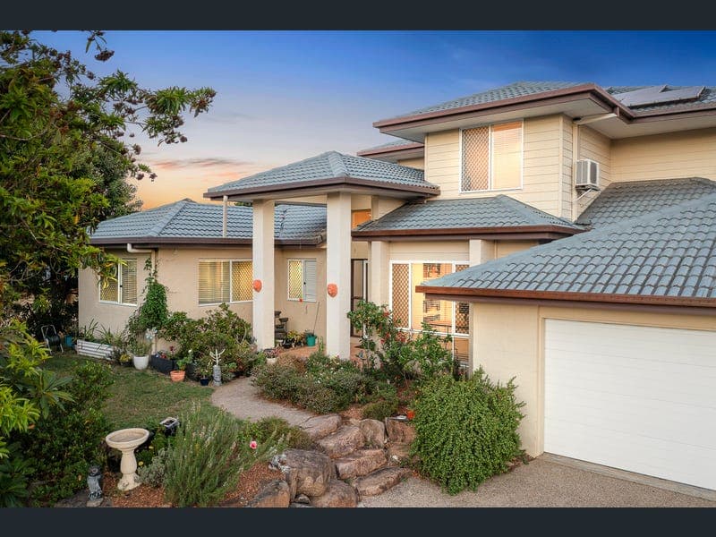 26 Eclipse Street, Bridgeman Downs — photo 1 of 5