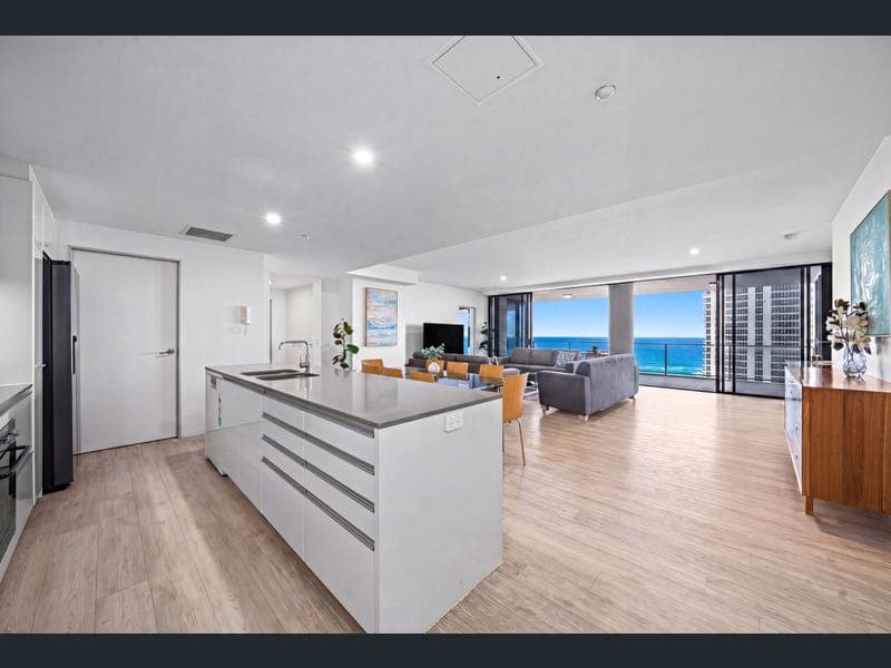 2483/9 Ferny Avenue, Surfers Paradise — photo 1 of 5