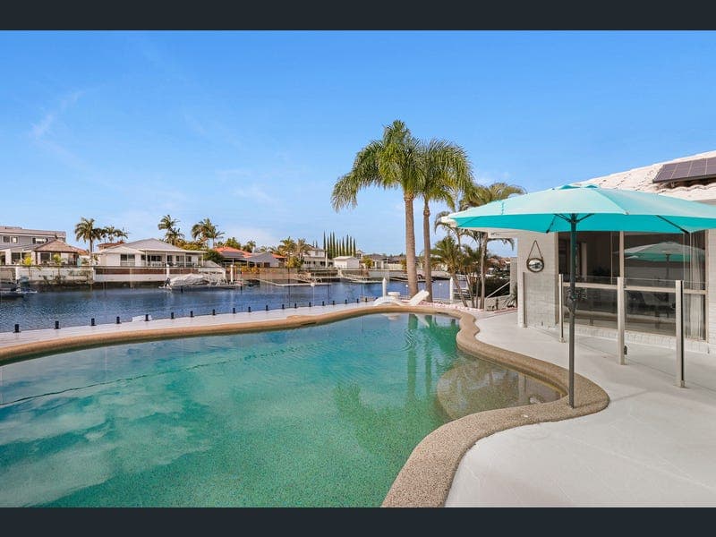 476 Oxley Drive, Runaway Bay — photo 1 of 5