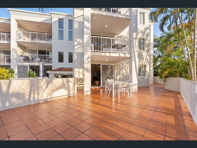 5/16 Djerral Avenue, Burleigh Heads — photo 1 of 5