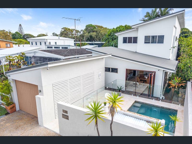 33 Bryce Street, Moffat Beach — photo 1 of 5