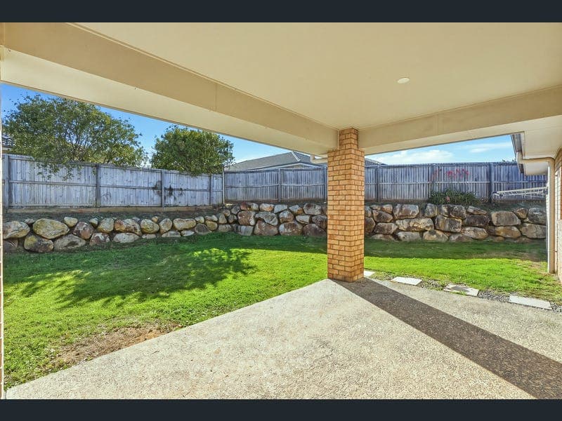 27 Phoebe Way, Gleneagle — photo 1 of 5