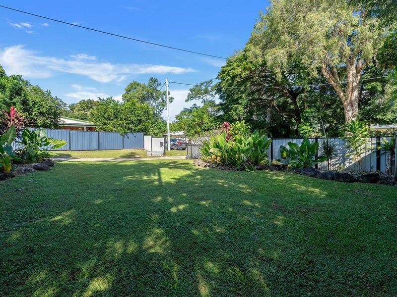 24 Saw Street, Machans Beach — photo 1 of 5