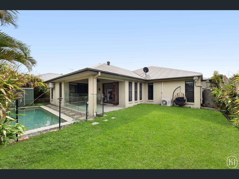44 Swan Parade, Warner — photo 1 of 5