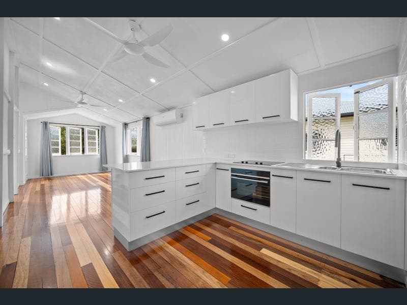 71A Hayward Street, Mooroobool — photo 1 of 5